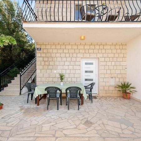 Ferienwohnung In Arbanija Mit Meerblick, Balkon, Klimaanlage, W-Lan 5137-1 Трогір Екстер'єр фото